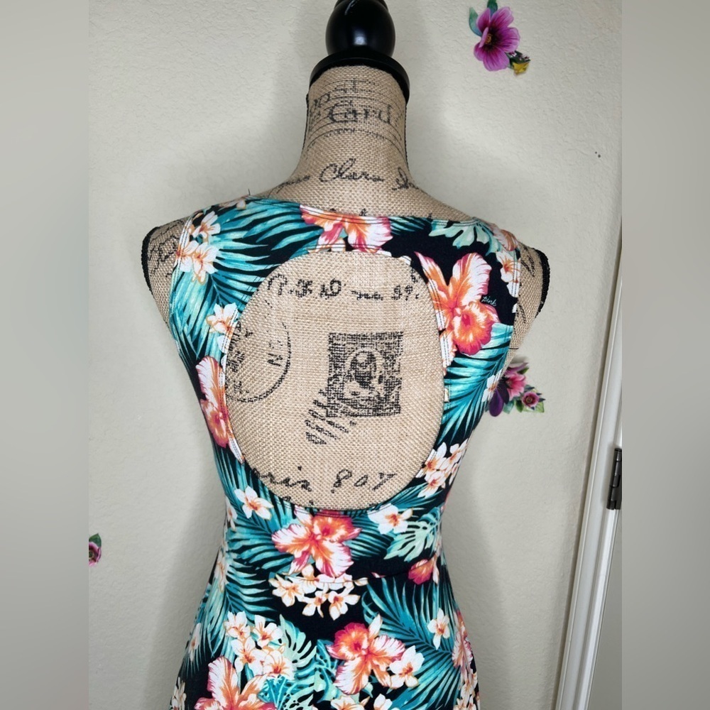 PINK Victorias Secret Tropical Print Cut Out Back Dress Size Small - Picture 9 of 14
